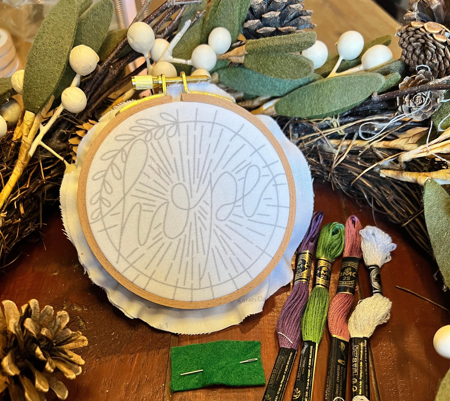 Advent Wreath | Hand Embroidery Kit with 4 Hoops | DIY Christmas Craft for Beginners | Mindful Advent Project | Mental Health Break